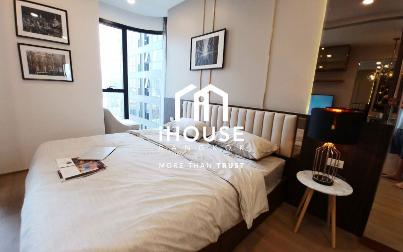 Ashton Chula - Silom
