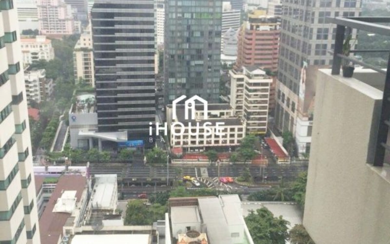 สาธร การ์เด้นส์