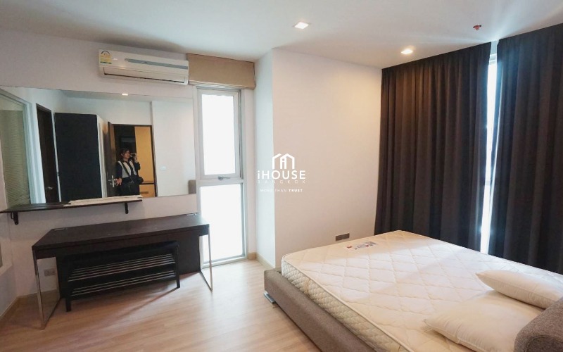 สกายวอล์ค คอนโดมิเนียม