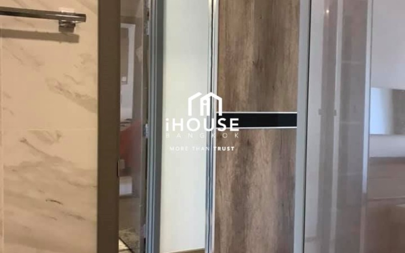 Taka Haus Ekamai 12