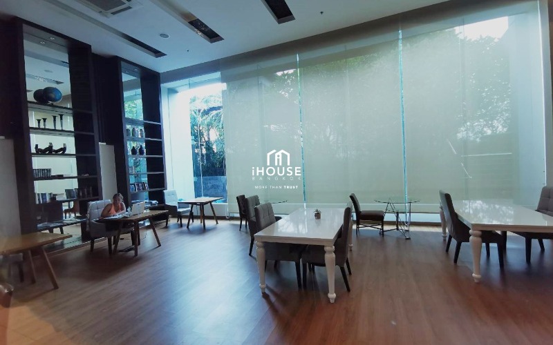 เซอร์เคิล คอนโดมิเนียม