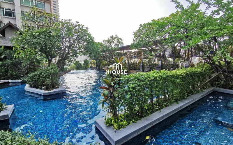เซอร์เคิล คอนโดมิเนียม