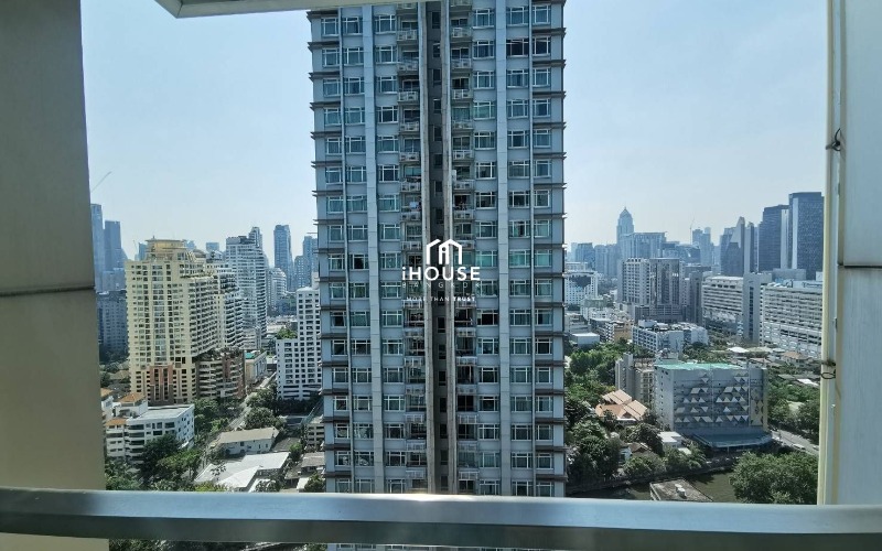 เซอร์เคิล คอนโดมิเนียม