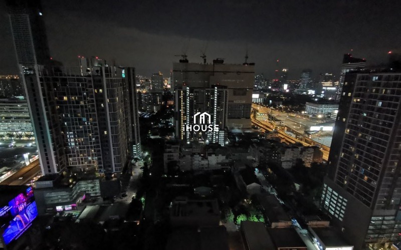 ไลฟ์ อโศก - พระราม 9