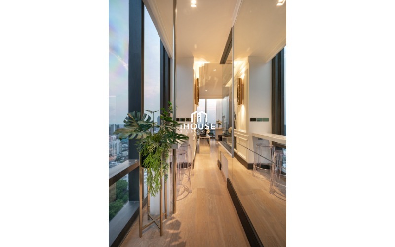 Ashton Silom