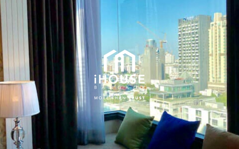 Edge Sukhumvit 23